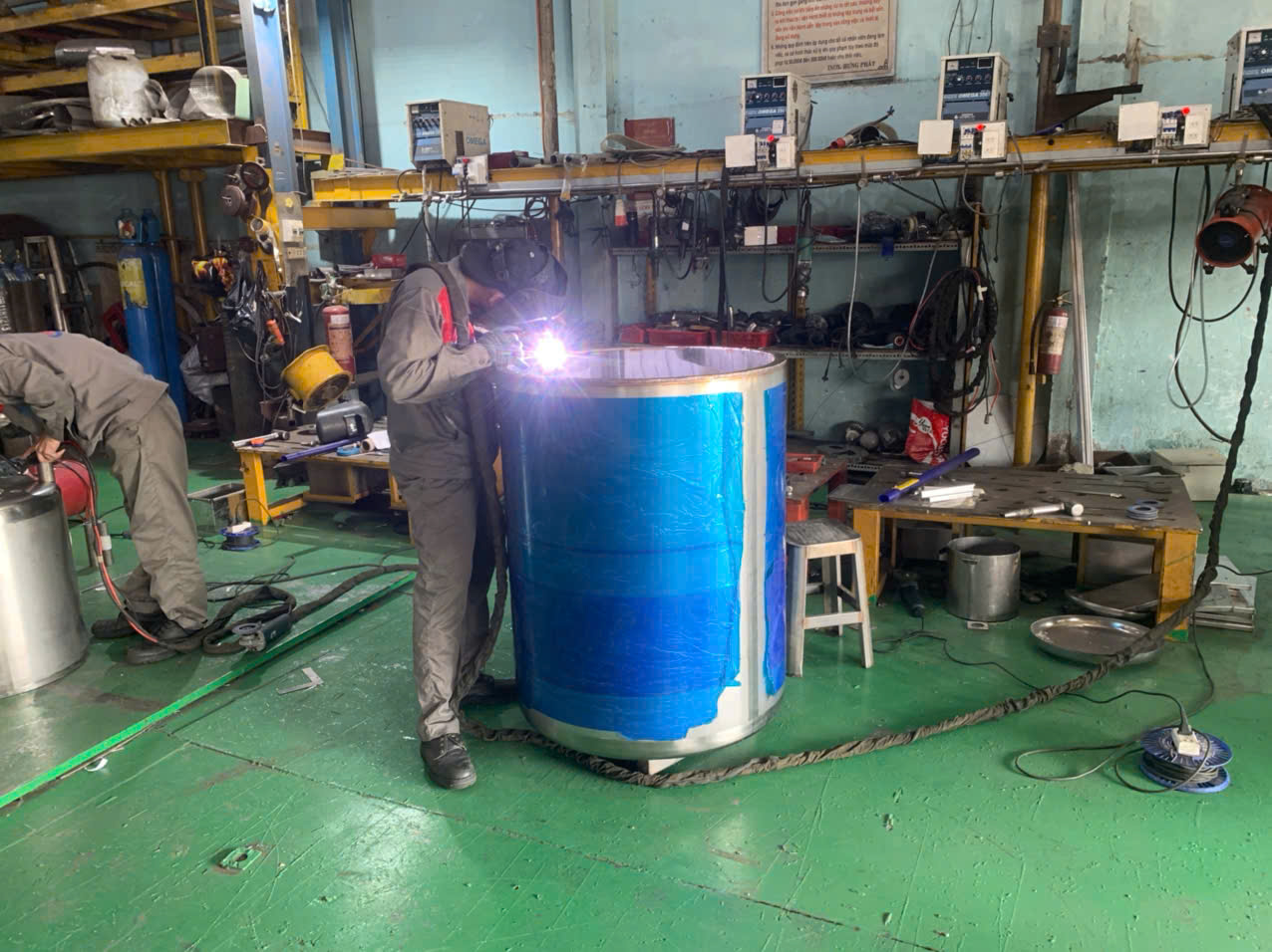 Welding process 1.jpg